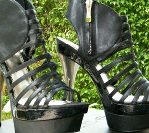 Bebe Cage heels sz 10 black